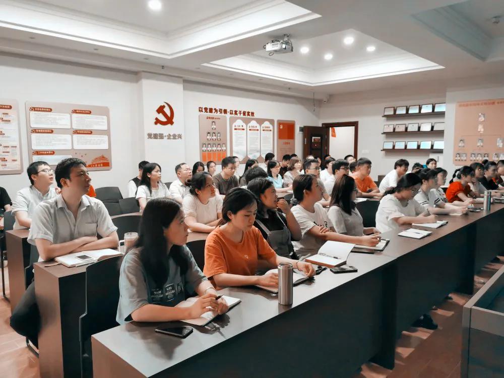 热烈庆祝建党99周年，开云手机官方版在线入口组织全体骨干召开“不忘初心、牢记使命”主题教育活动